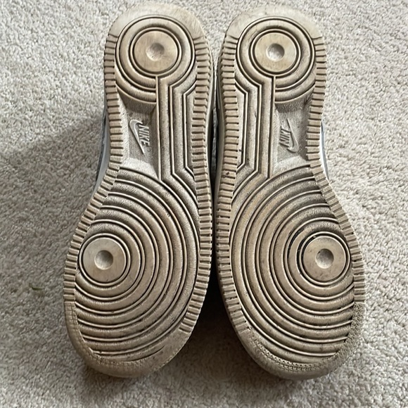 NIKE AIR FORCE 1 - Picture 4 of 6